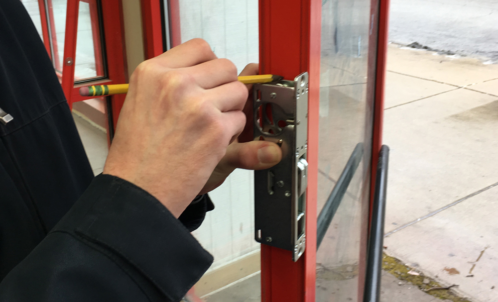 Commercial door lock reapir and repalcement
